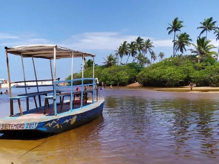 Barco no rio